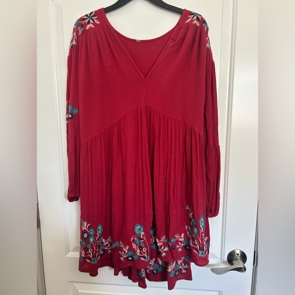 Free People Red Embroidered Te Amo Mini Dress size medium Flare sleeve bohemian - Picture 5 of 14